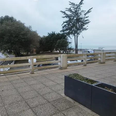 La Terrasse *